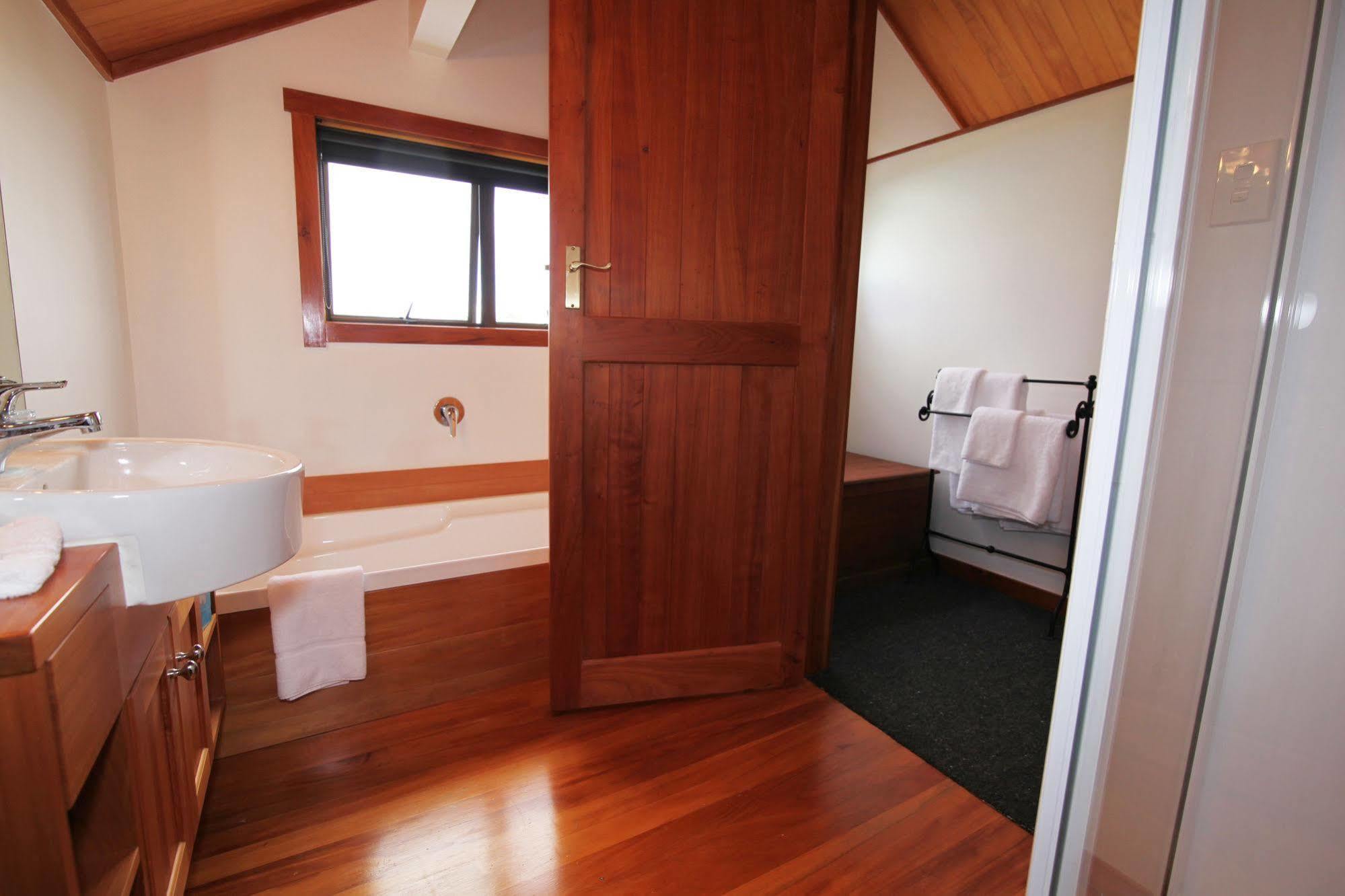 Te Puru Beach Lodge Exterior foto